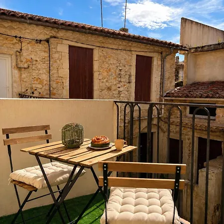 Terrasse - Clim - Arenes A Pied - 4 Pers *